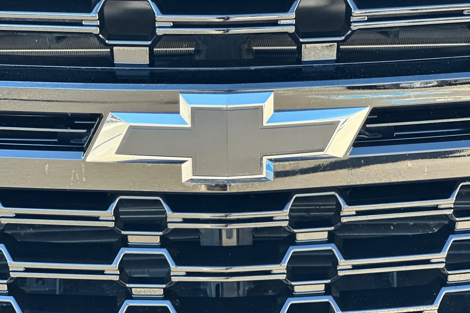 Used 2024 Chevrolet Suburban Z71 image 47