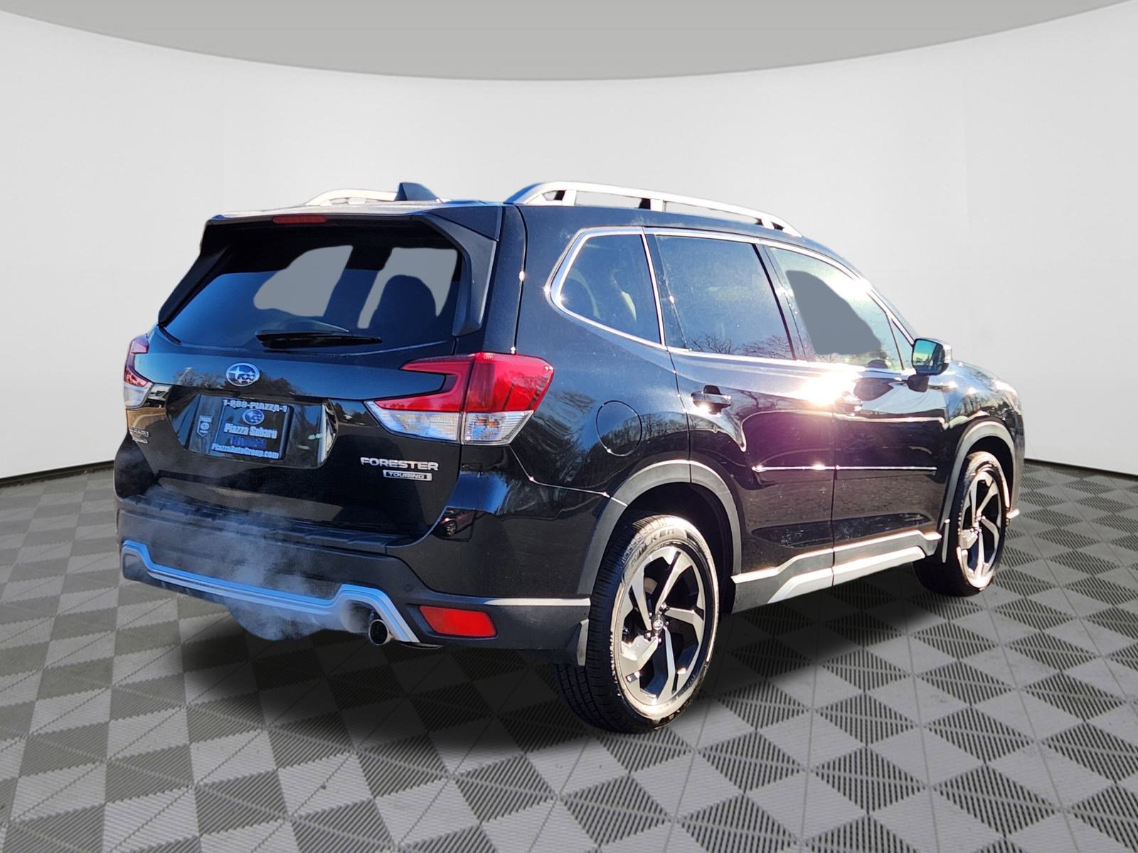 Used 2022 Subaru Forester Touring w/ Popular Package #2 image 4