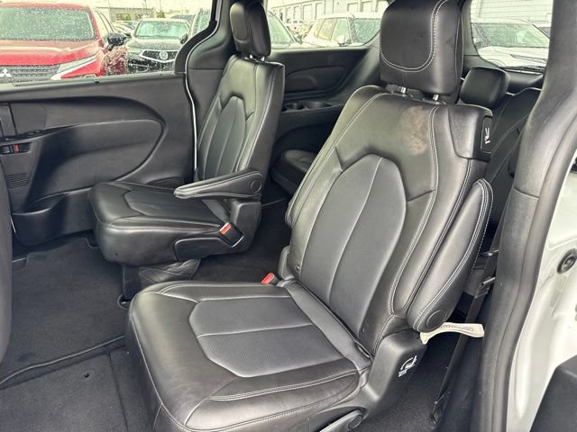Used 2026 Chrysler Pacifica Select FWD image 18