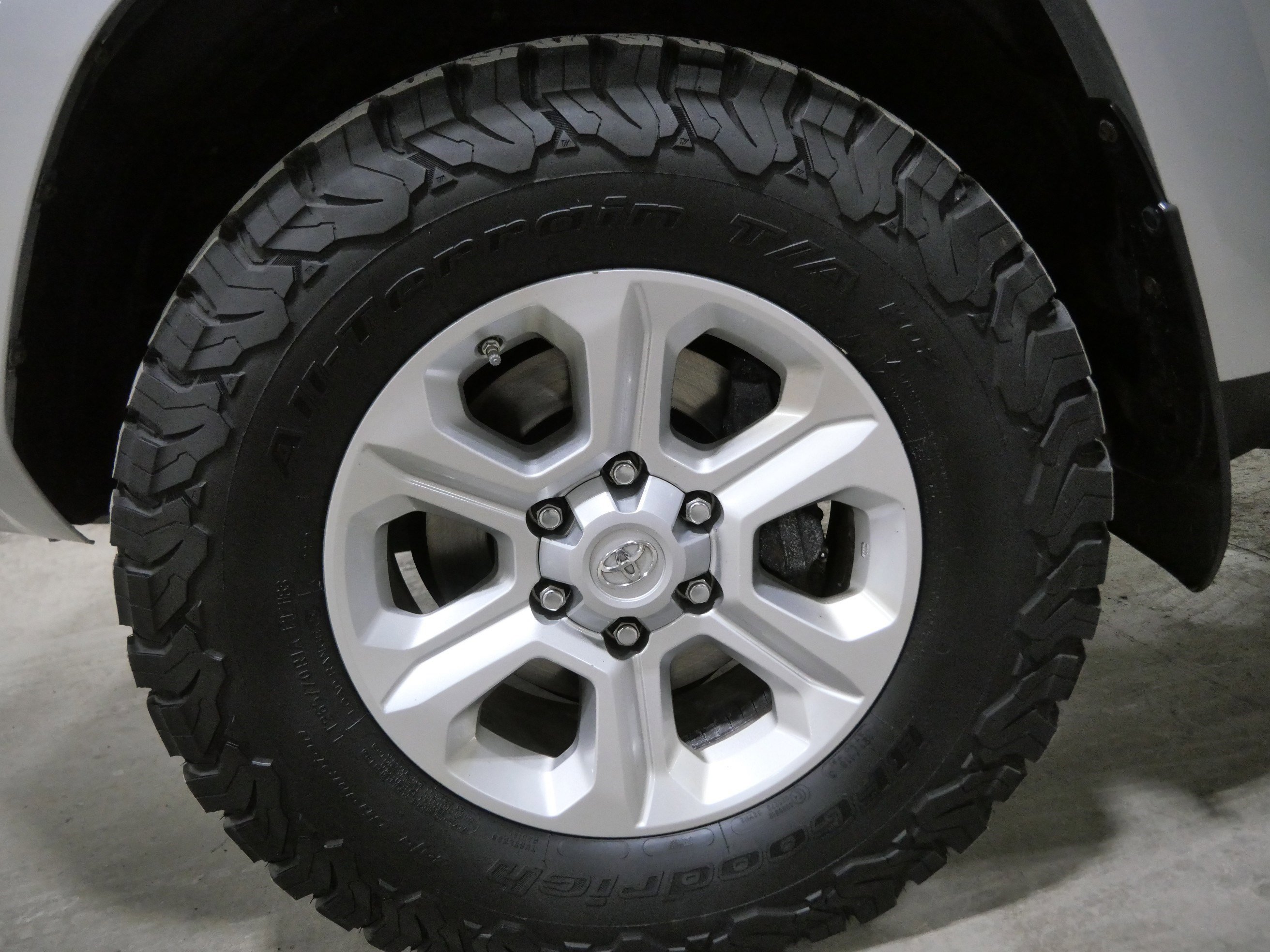 Used 2018 Toyota 4Runner SR5 Premium image 16