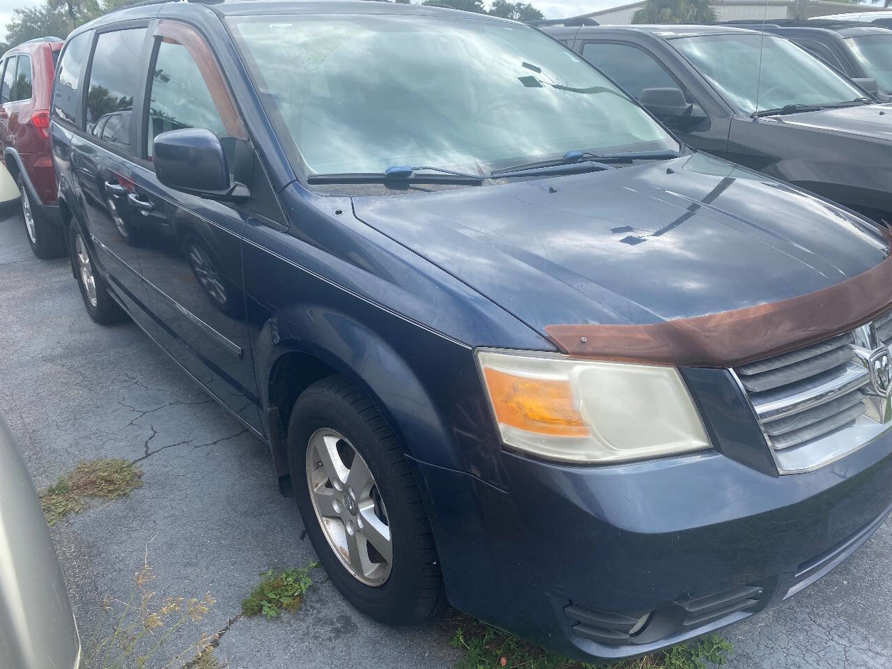 Used 2008 Dodge Grand Caravan SXT image 2