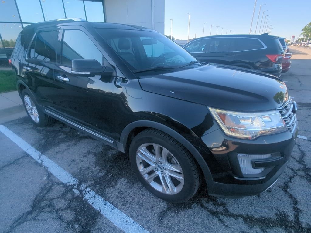 Used 2017 Ford Explorer Limited FWD image 1