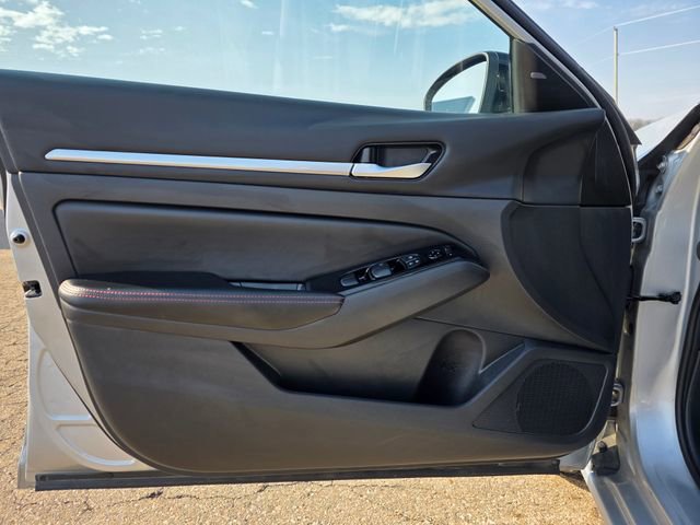 Used 2024 Nissan Altima 2.5 SR image 7