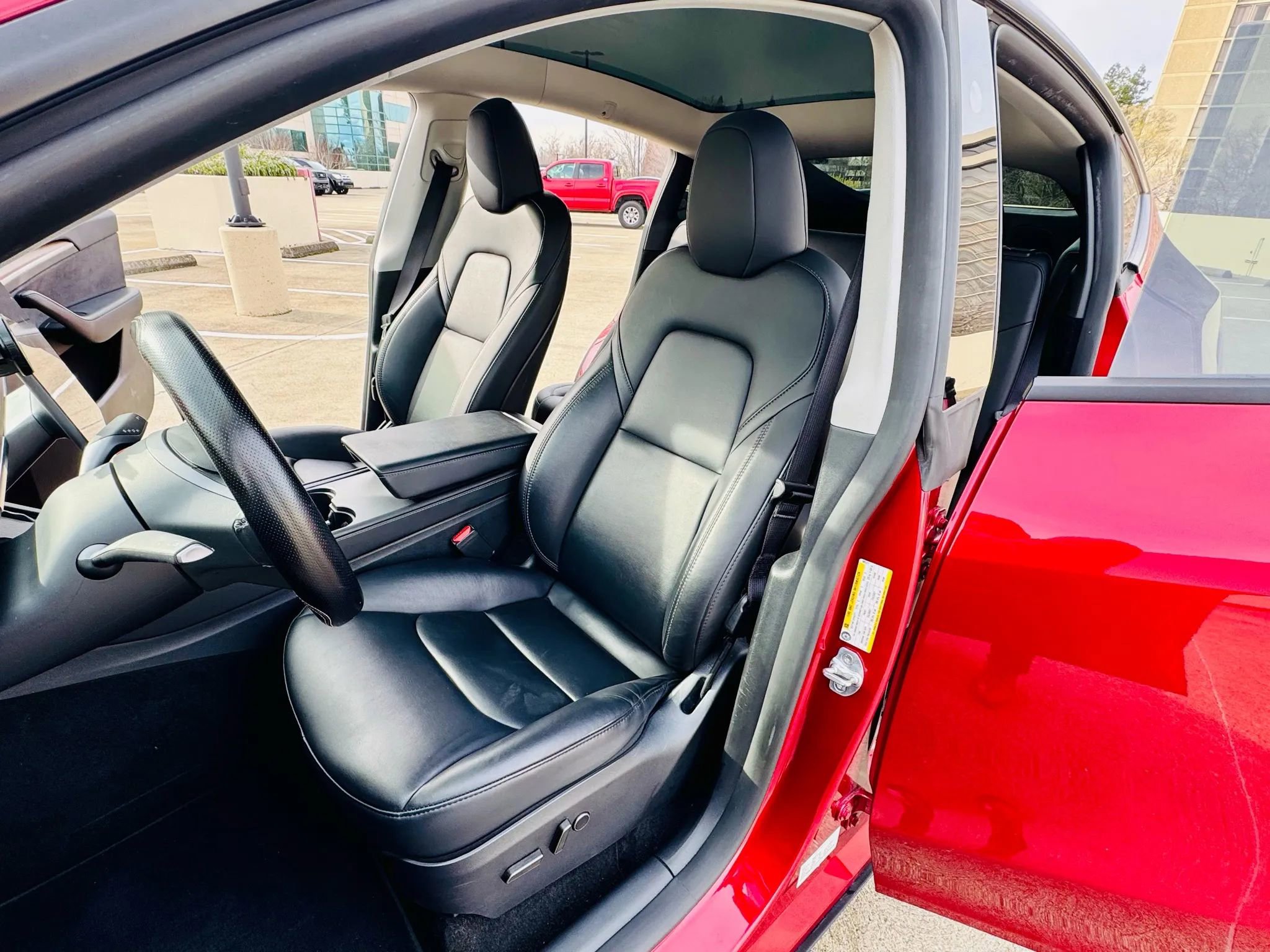 Used 2024 Tesla Model Y Performance image 22