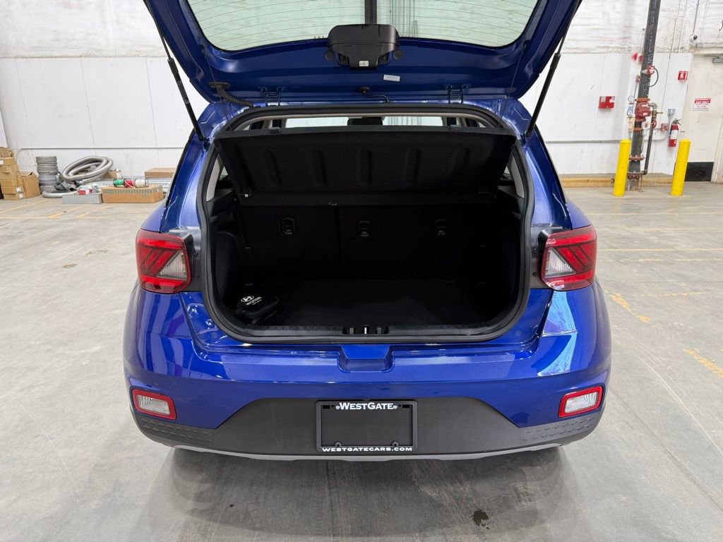 Used 2023 Hyundai Venue SEL image 13