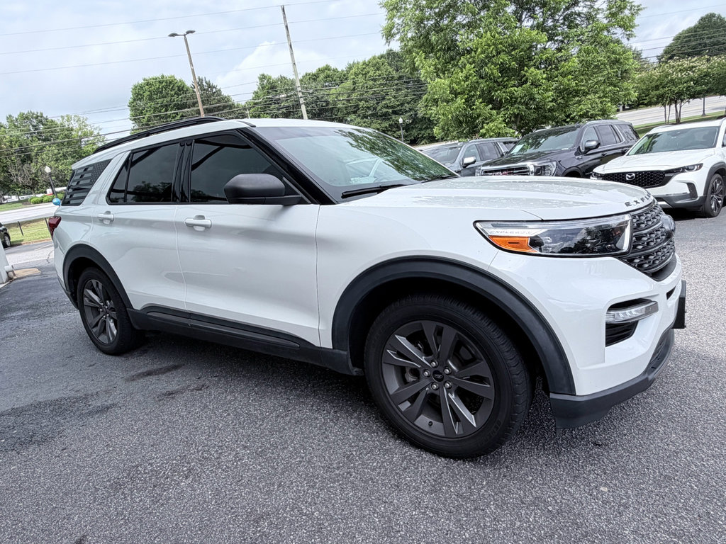 Used 2021 Ford Explorer XLT w/ Equipment Group 202A RWD image 2