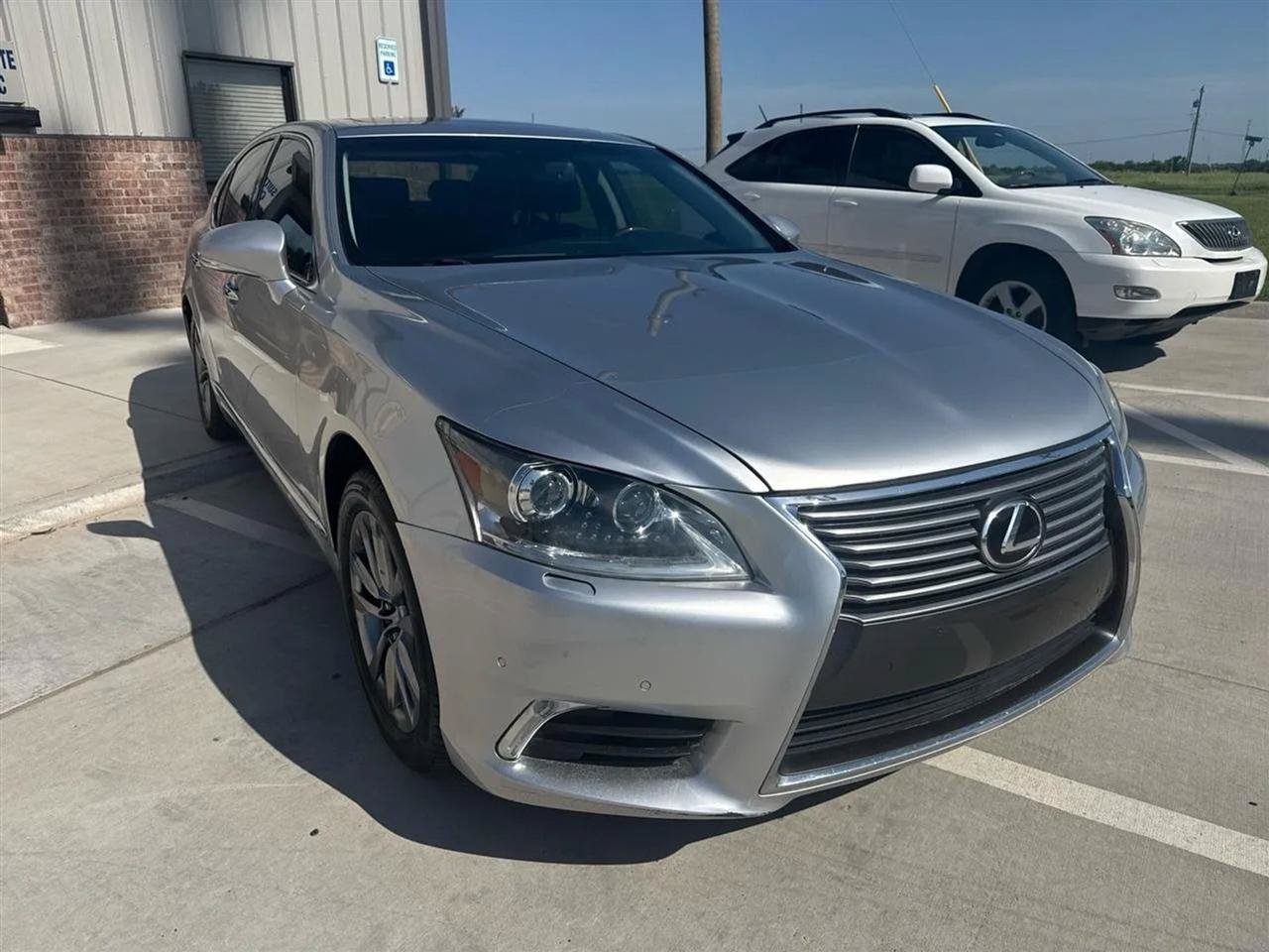 Used 2014 Lexus LS 460 w/ Comfort Package RWD image 6