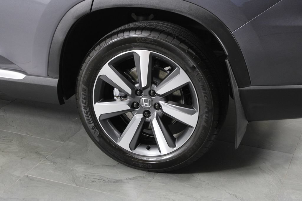 Used 2025 Honda Pilot Touring image 14