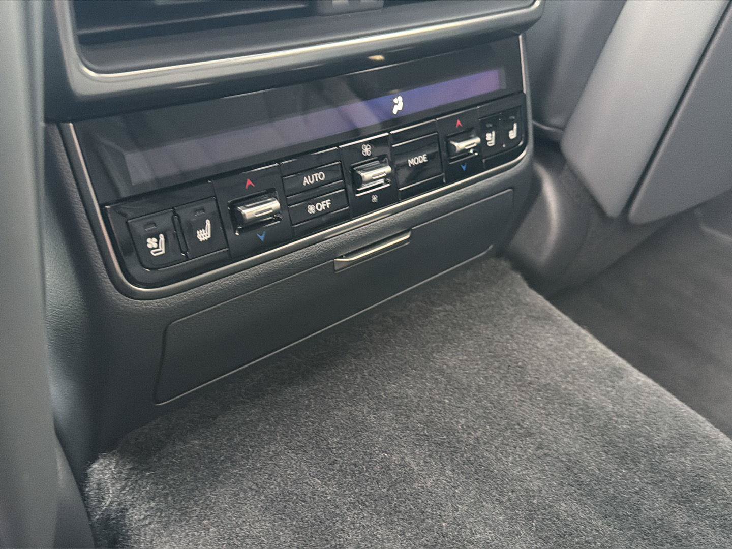 New 2026 Lexus LX 700h Luxury AWD/4WD image 12