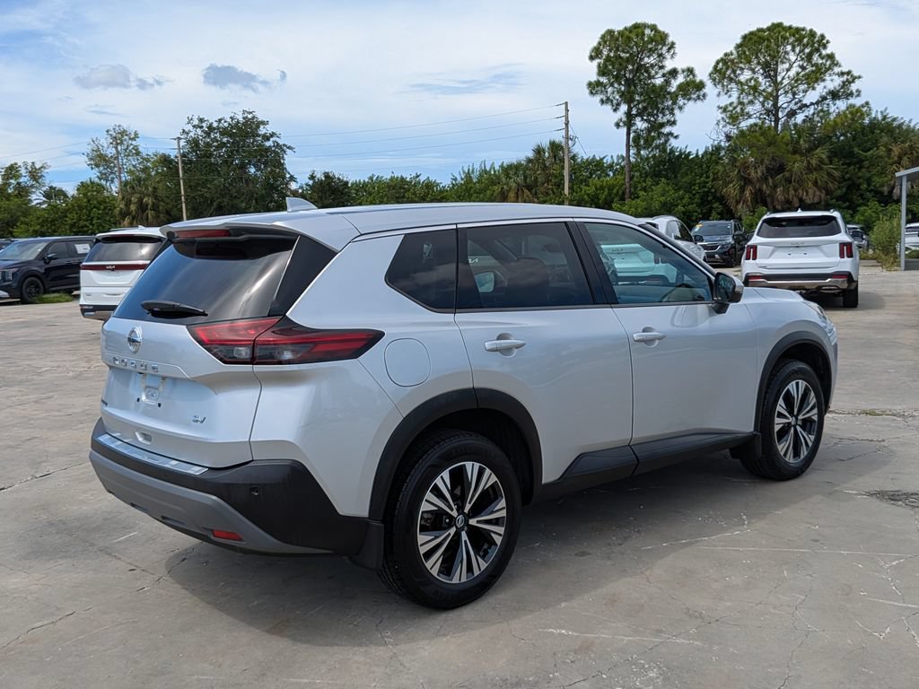 Used 2021 Nissan Rogue SV FWD image 8