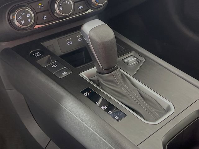 Used 2025 Nissan Kicks SV FWD image 17