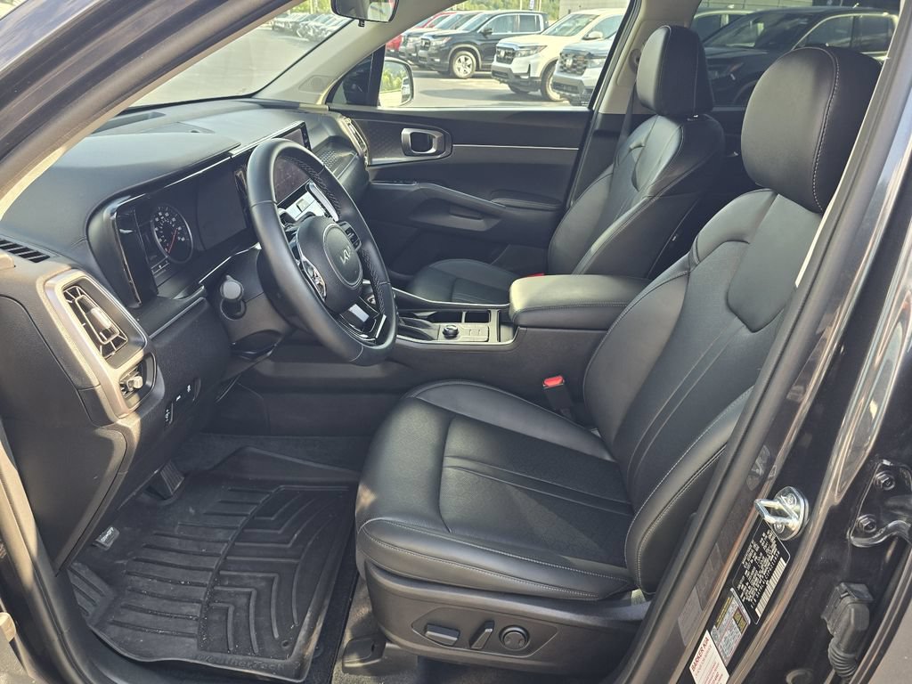 Used 2023 Kia Sorento S FWD image 13