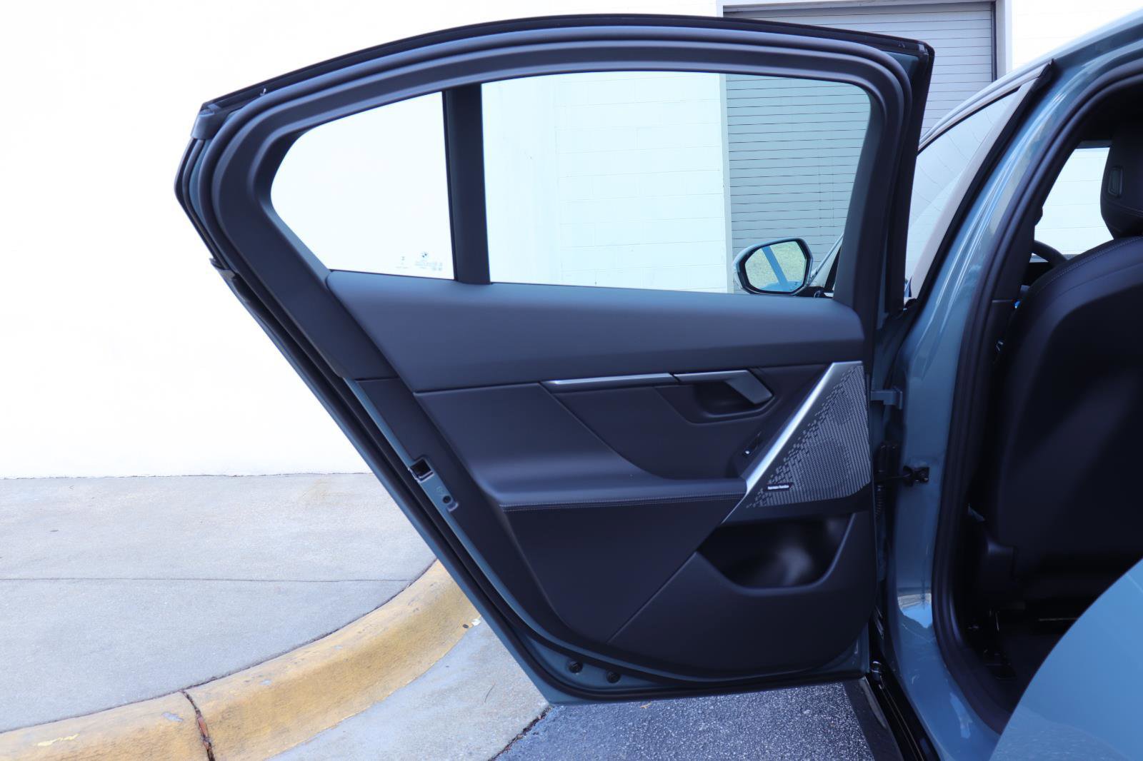 Used 2025 BMW 530i 530i w/ M Sport Package image 13