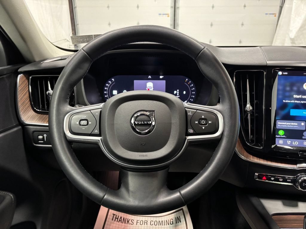 Used 2022 Volvo XC60 B5 Momentum w/ Climate Package AWD/4WD image 17