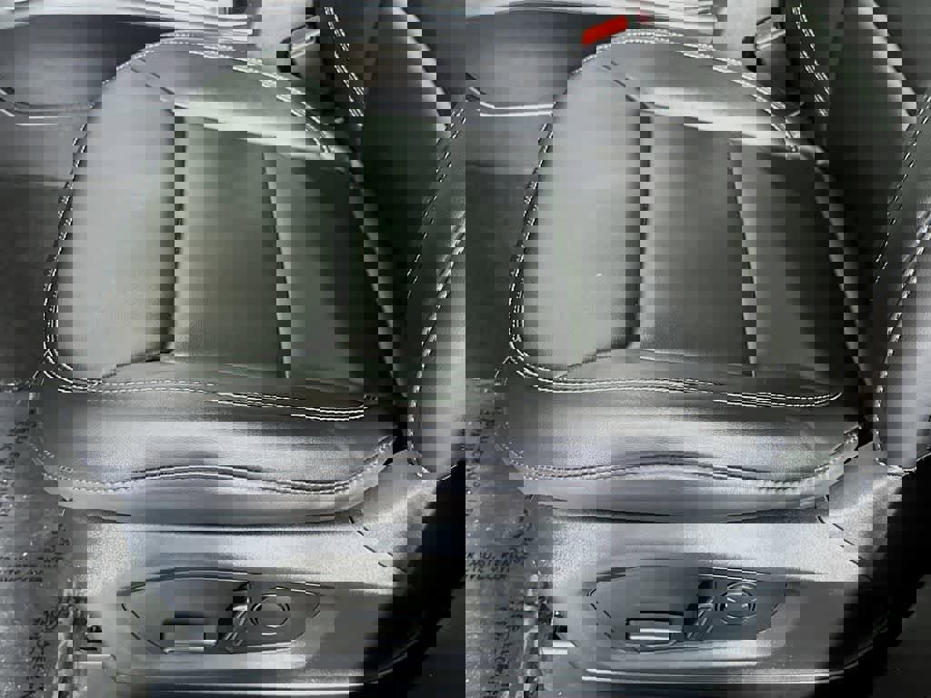 Certified 2022 Ford Explorer XLT w/ Equipment Group 202A image 30