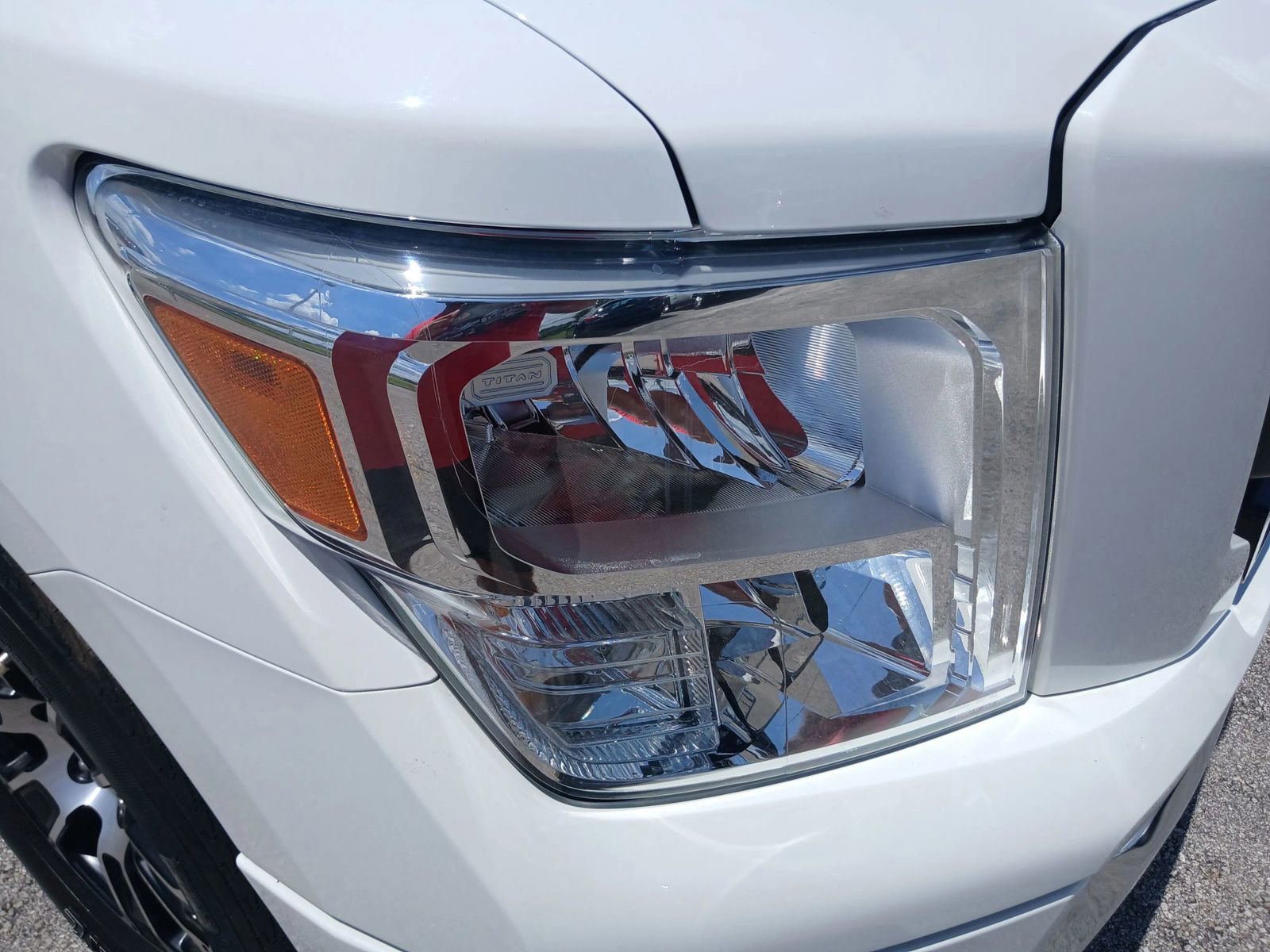 Used 2022 Nissan Titan SV w/ SV Convenience Package image 45