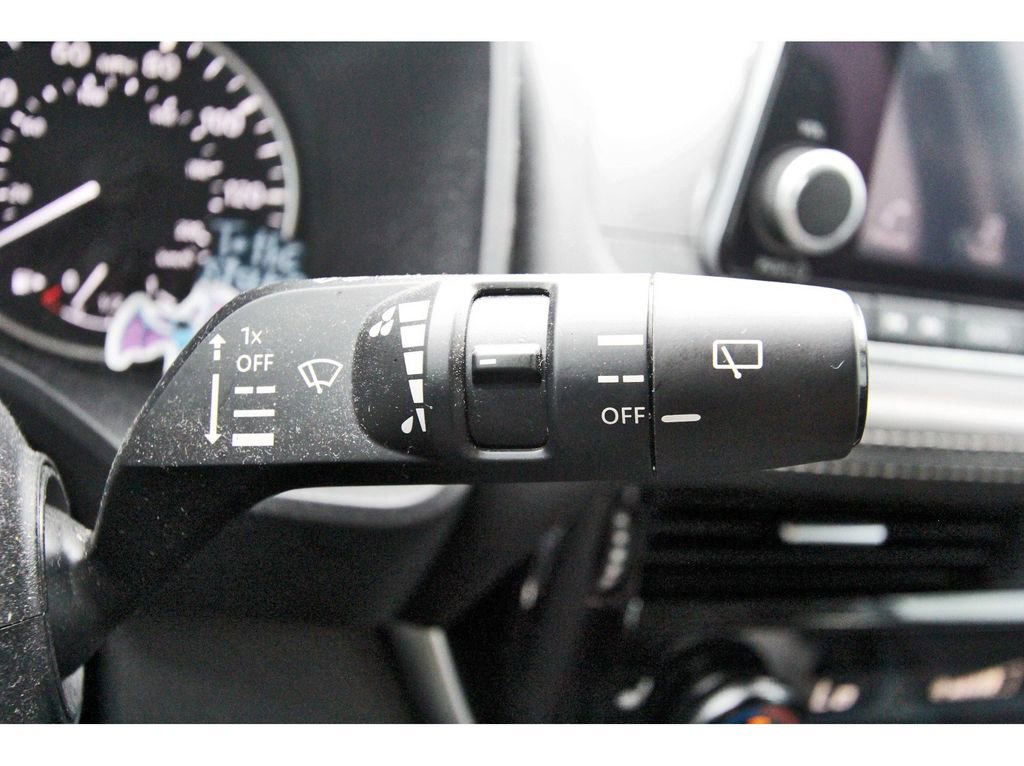 Used 2023 Nissan Rogue SV w/ SV Premium Package FWD image 12