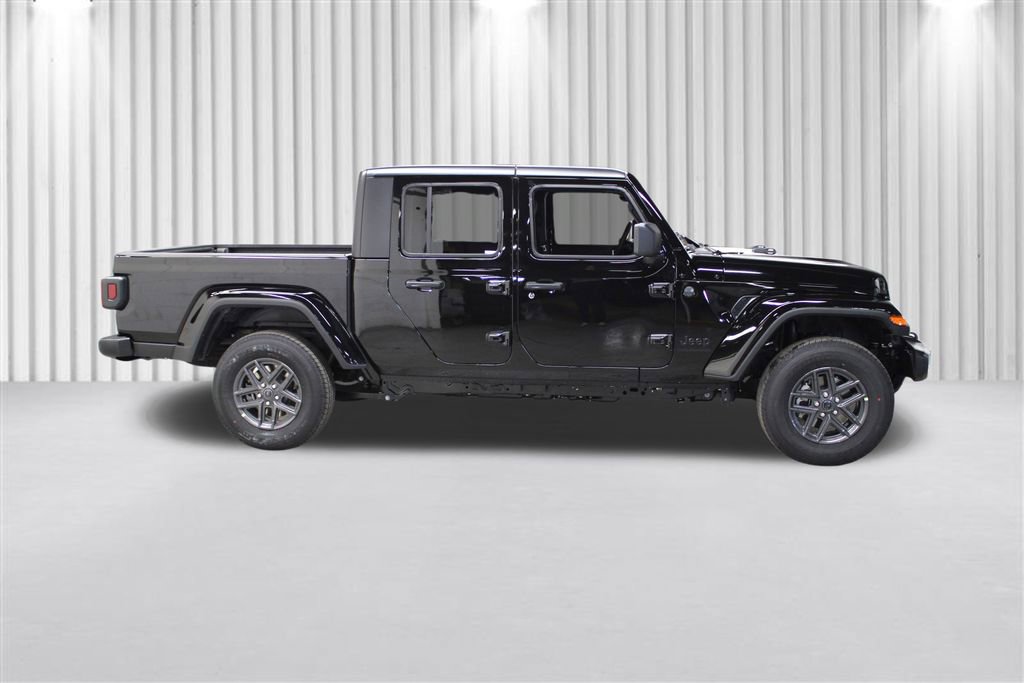 New 2026 Jeep Gladiator Sport image 2