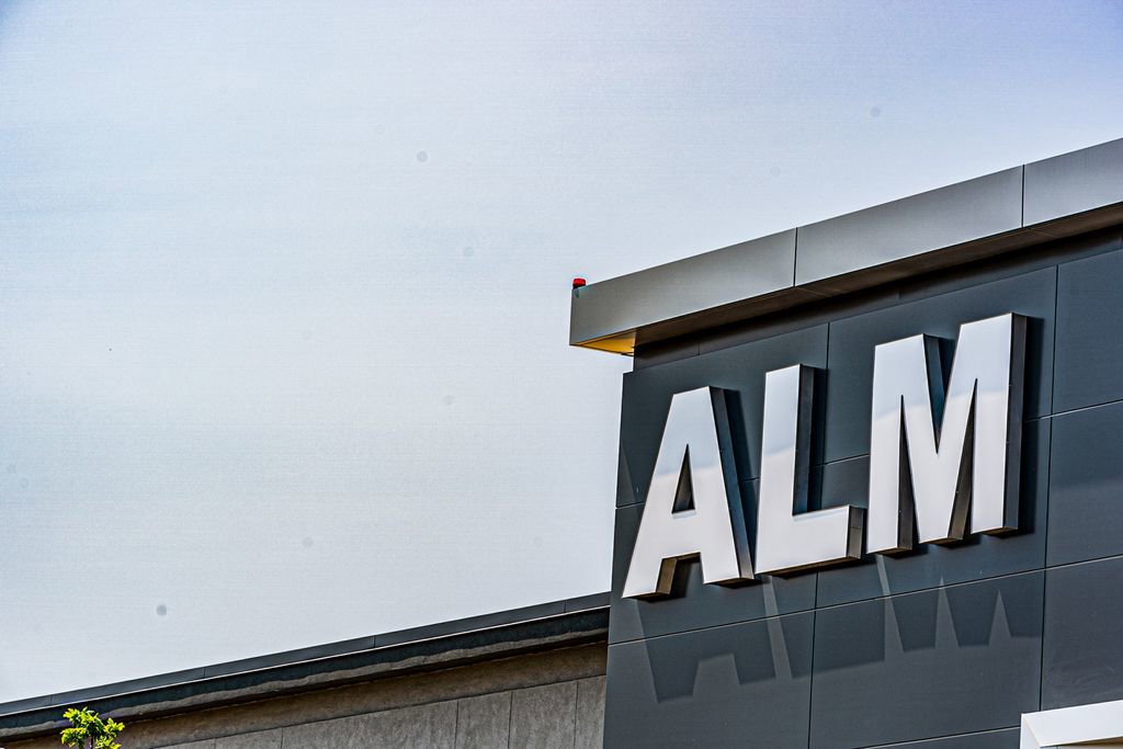 Used 2024 Mercedes-Benz EQE 350+ 4MATIC Sedan w/ Driver Assistance Package image 47