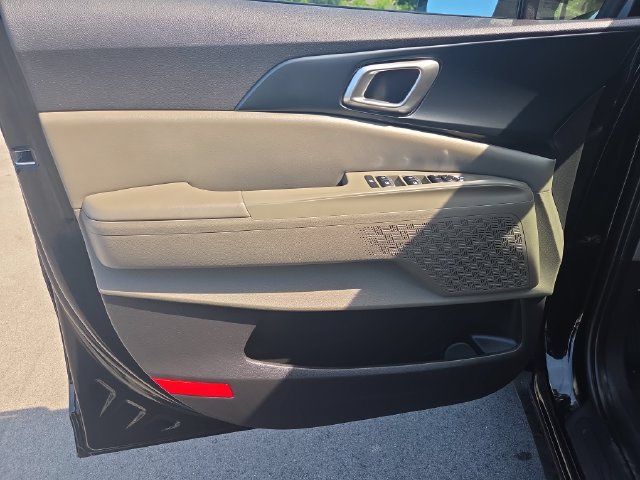 Certified 2026 Kia Carnival FWD image 13