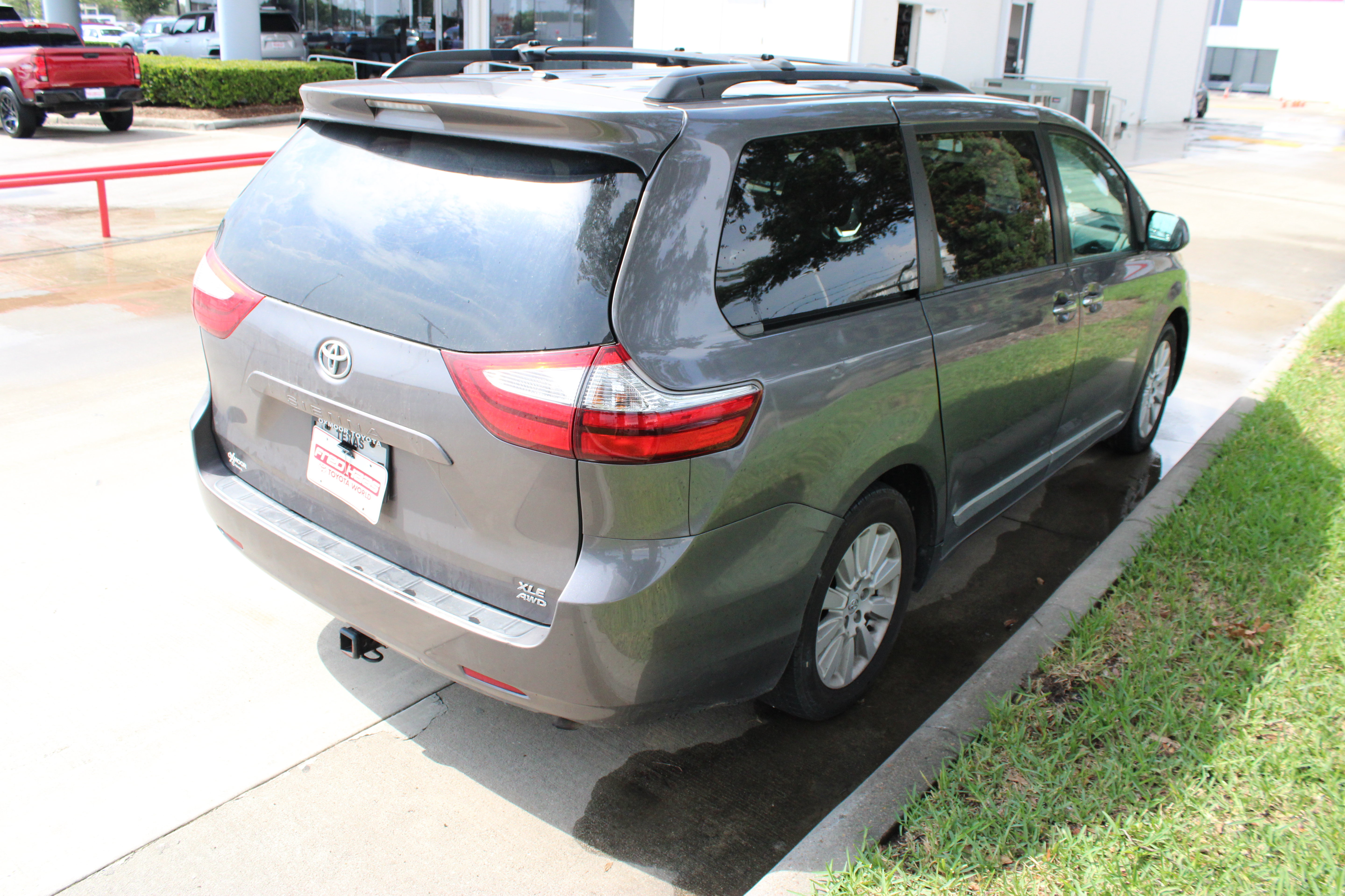 Used 2015 Toyota Sienna XLE AWD/4WD image 11