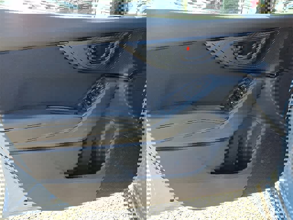 Used 2018 Subaru Crosstrek 2.0i image 12