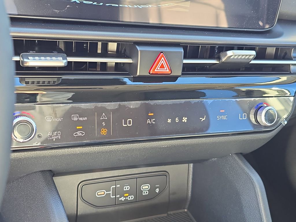 New 2026 Kia Sportage EX w/ EX Panorama Roof Package image 28