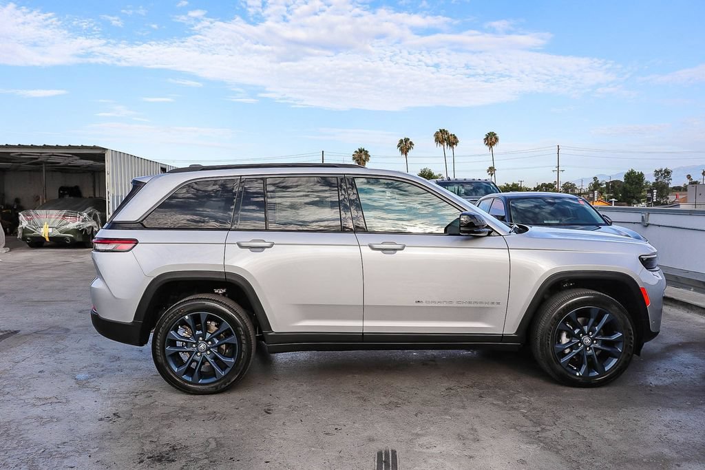 New 2026 Jeep Grand Cherokee Limited AWD/4WD image 13