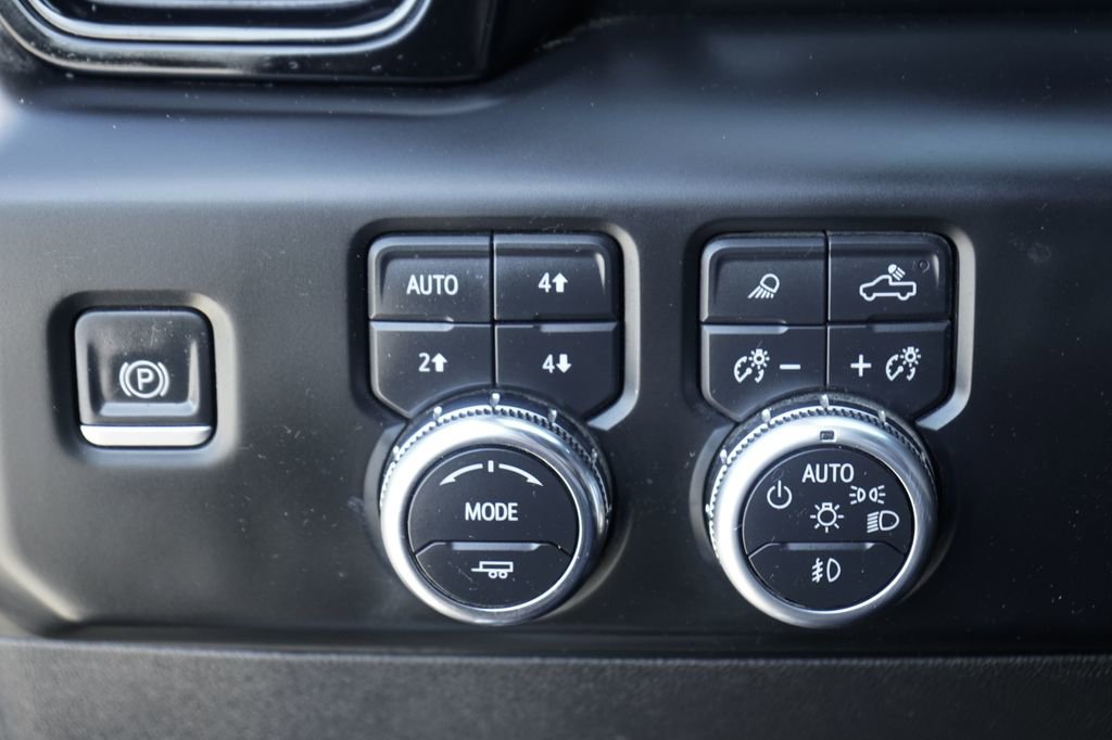 Used 2022 GMC Sierra 1500 AT4 w/ AT4 Preferred Package AWD/4WD image 23