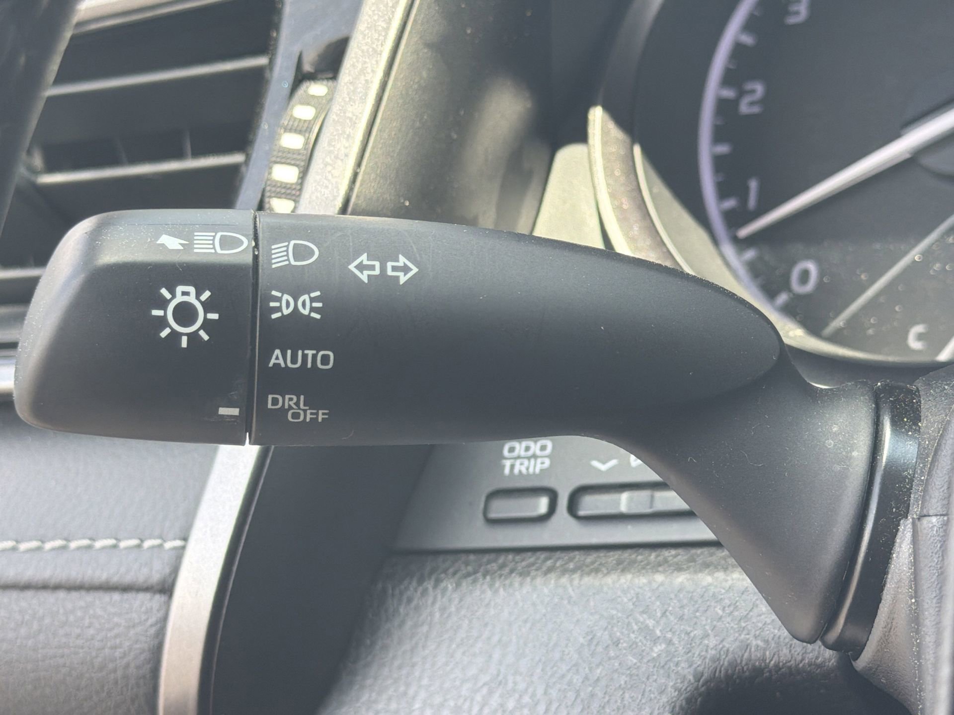 Used 2024 Toyota Camry SE w/ Convenience Package image 12