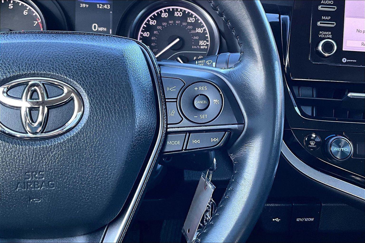 Used 2023 Toyota Camry SE image 25