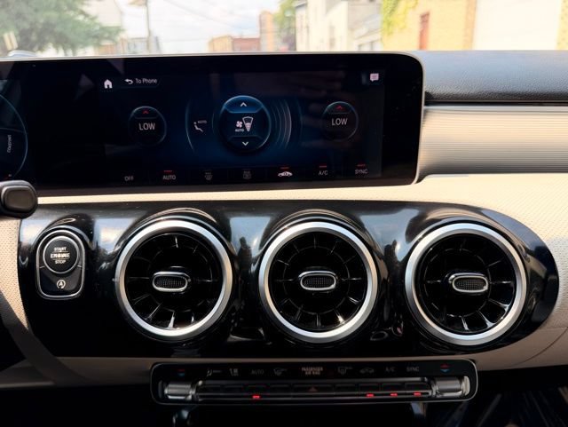Used 2020 Mercedes-Benz A 220 4MATIC image 29