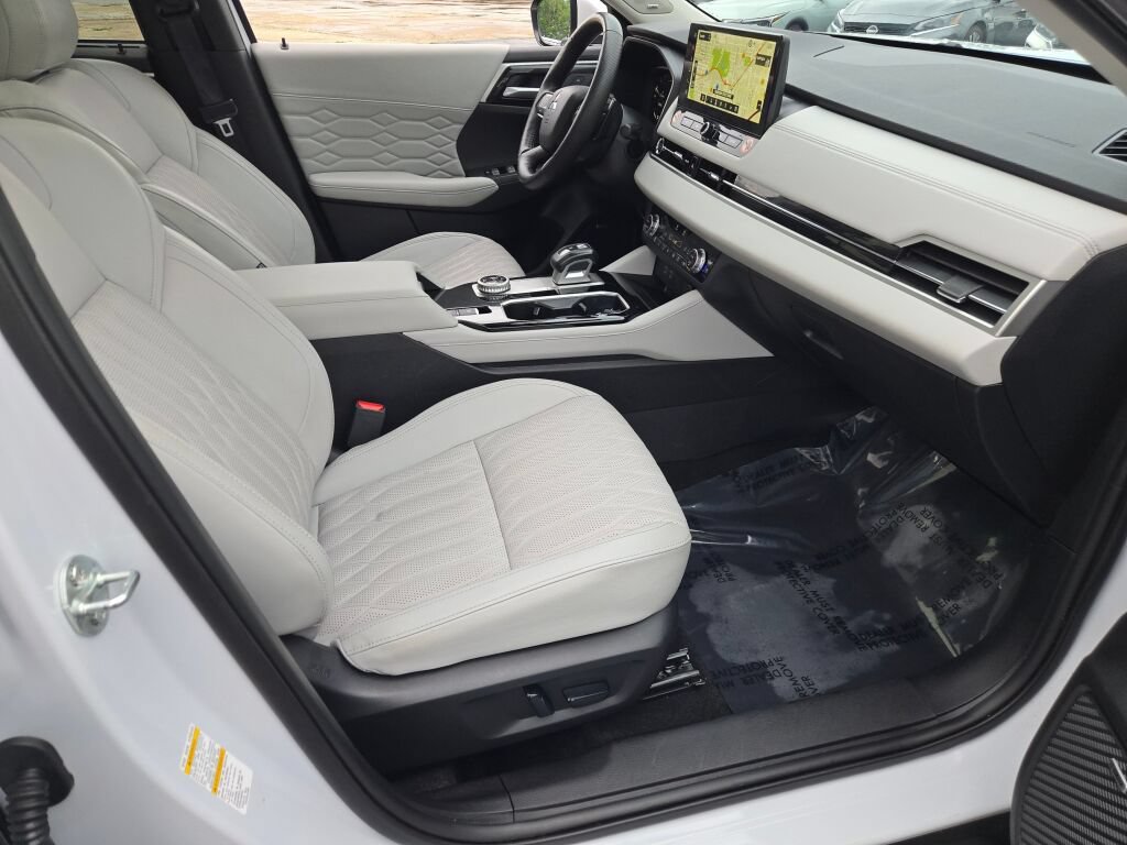 Used 2025 Mitsubishi Outlander SEL AWD/4WD image 7