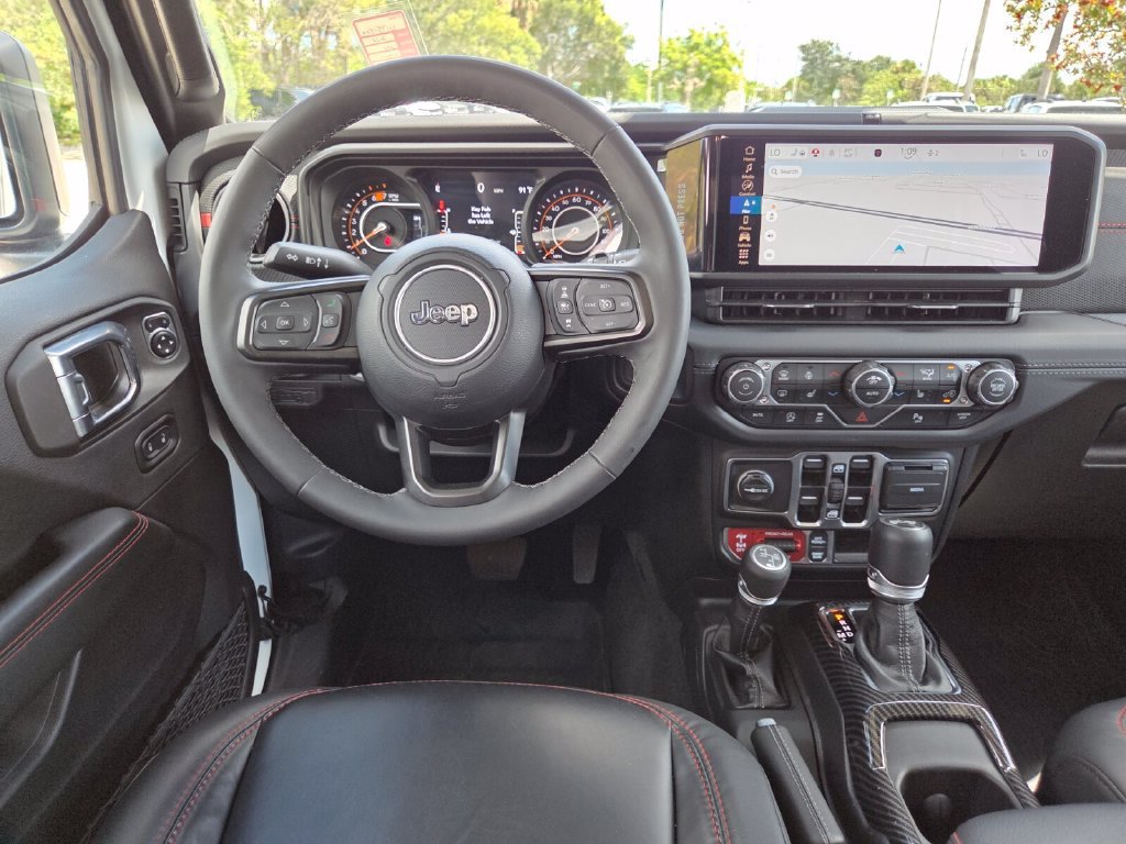 Used 2025 Jeep Wrangler Unlimited Rubicon AWD/4WD image 26