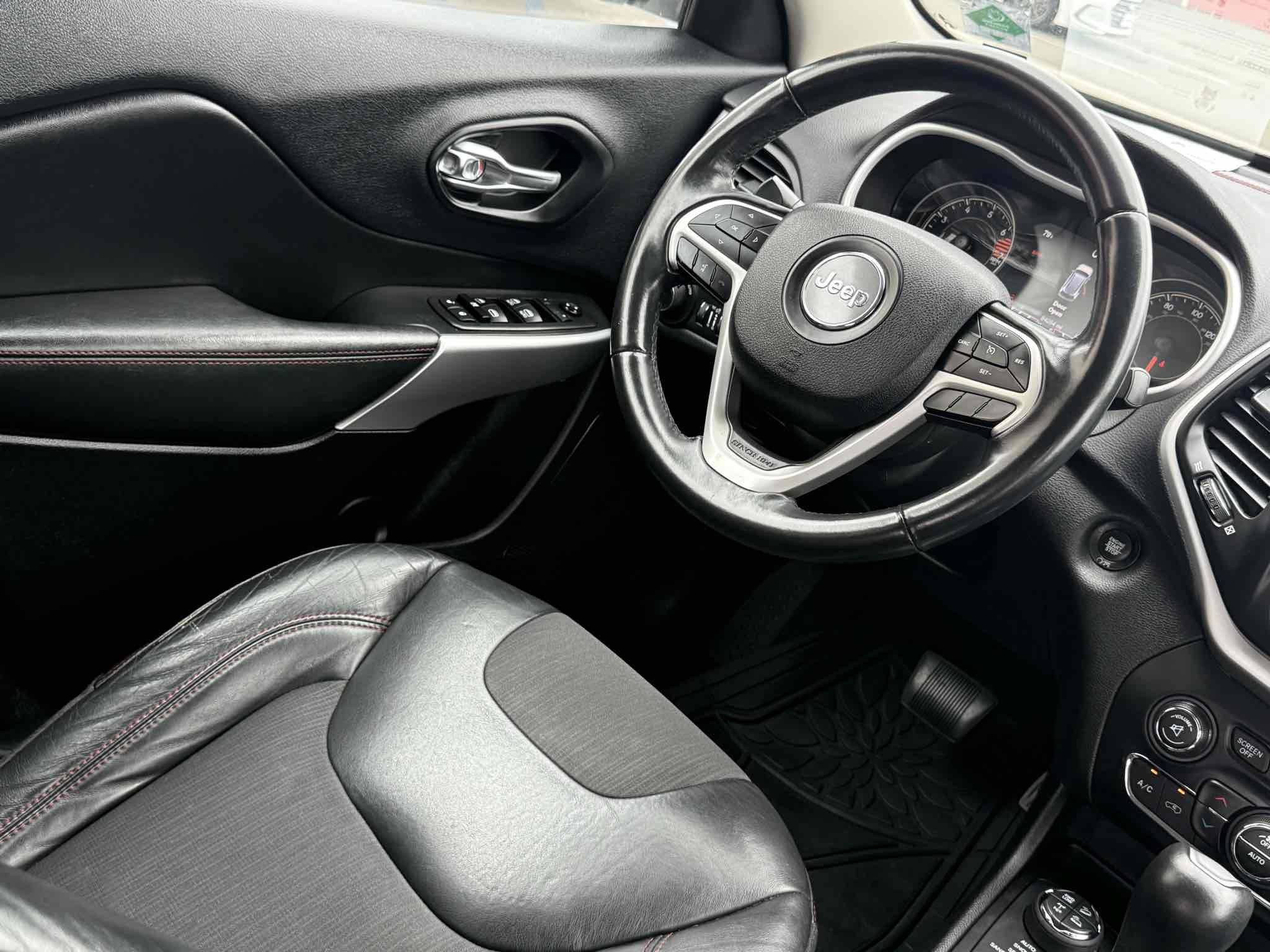 Used 2018 Jeep Cherokee Trailhawk image 66