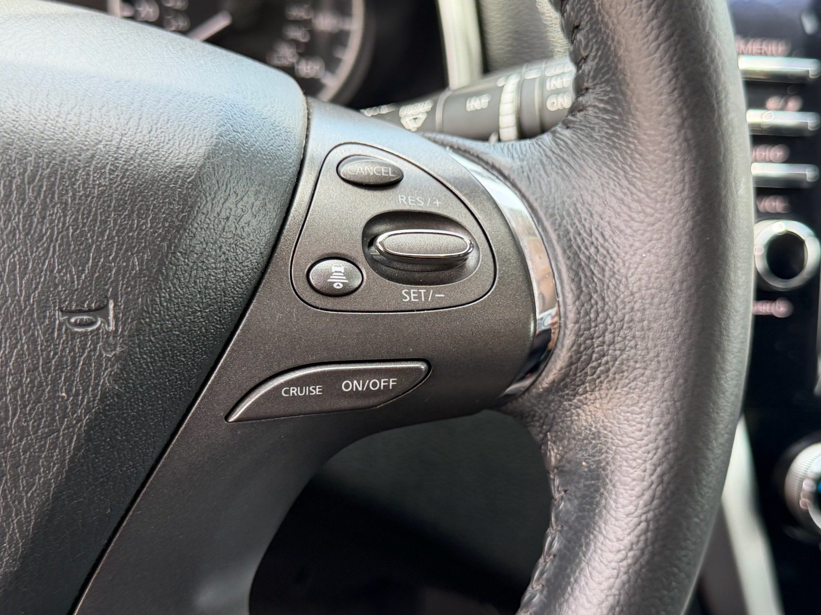 Used 2024 Nissan Murano SV w/ SV Midnight Edition Package FWD image 27