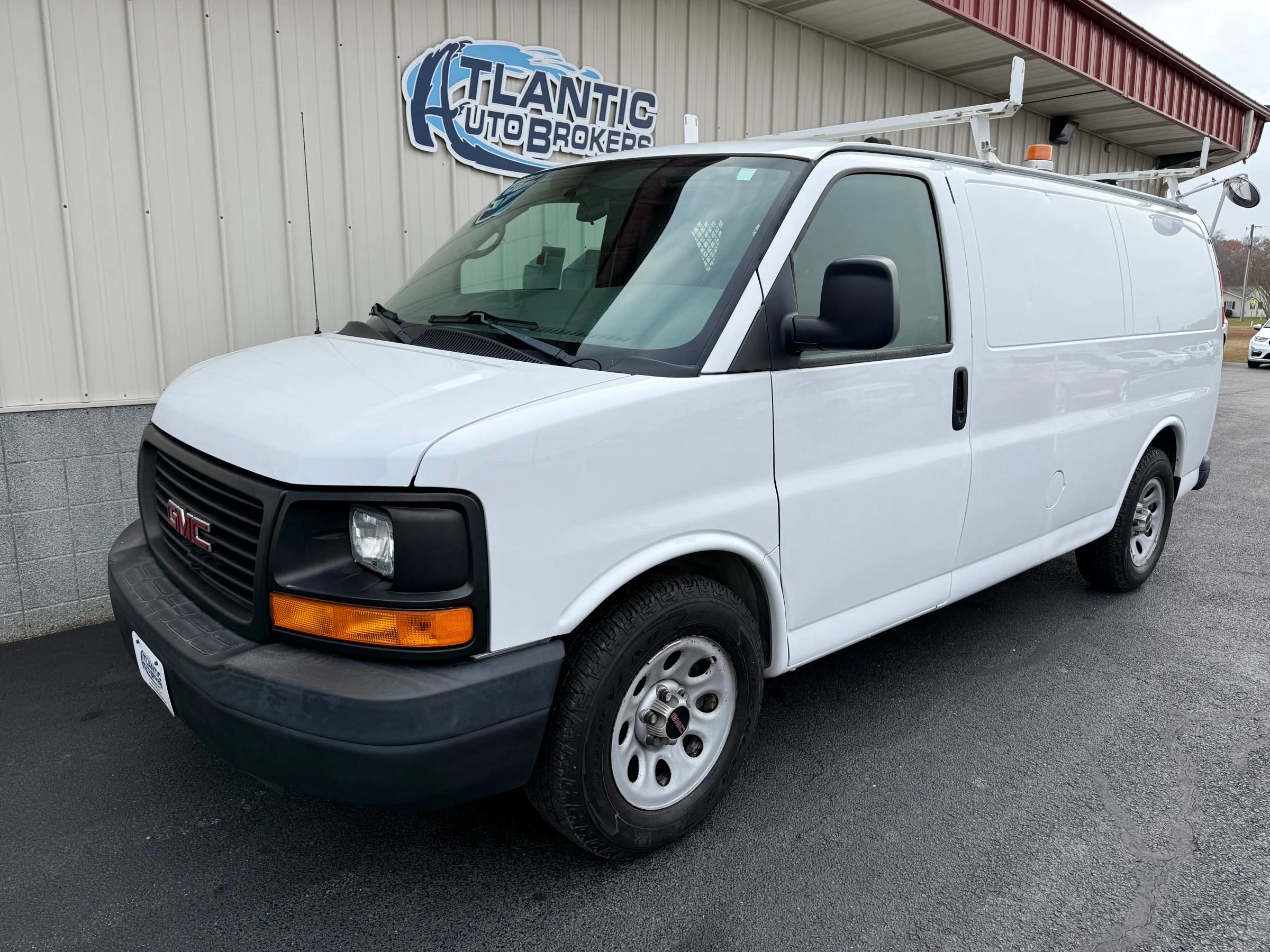 Used 2013 GMC Savana 1500 AWD image 1