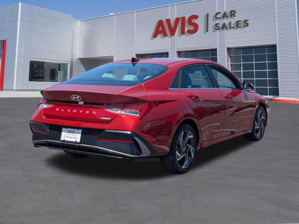 Used 2025 Hyundai Elantra Limited FWD image 6