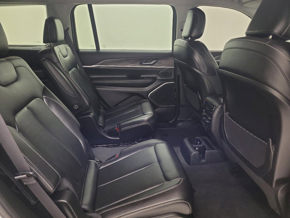 Used 2022 Jeep Grand Cherokee L Limited RWD image 19