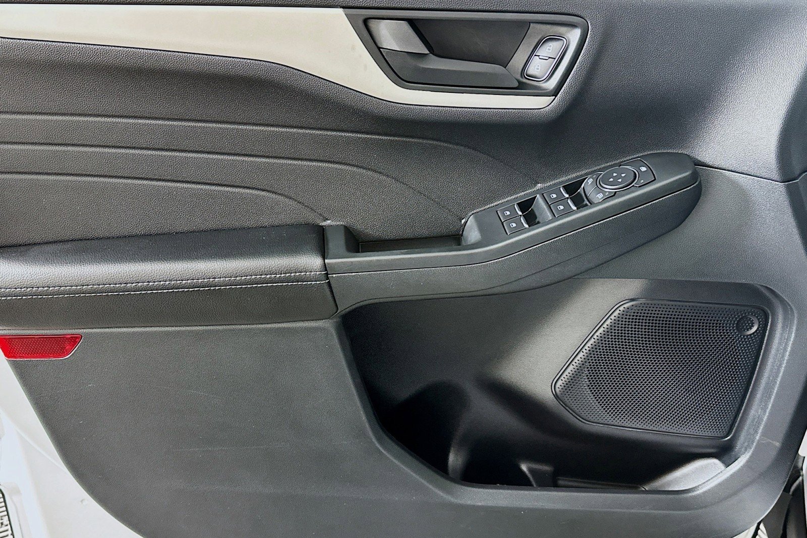 Used 2022 Ford Escape S image 21