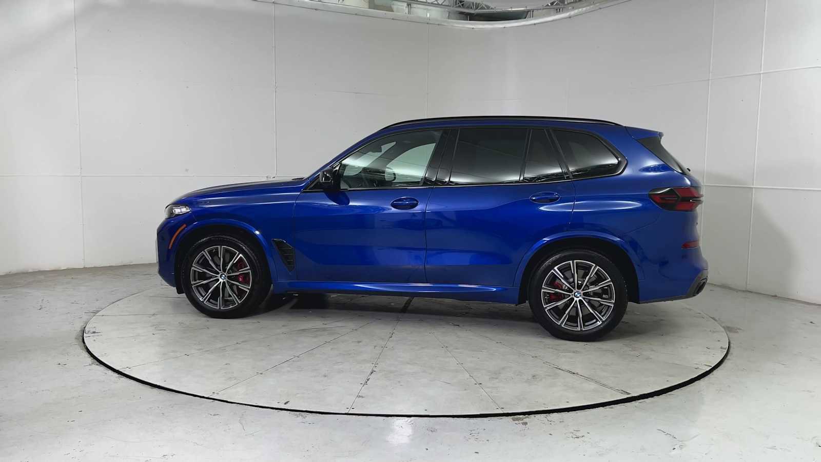 Used 2026 BMW X5 M60i image 5