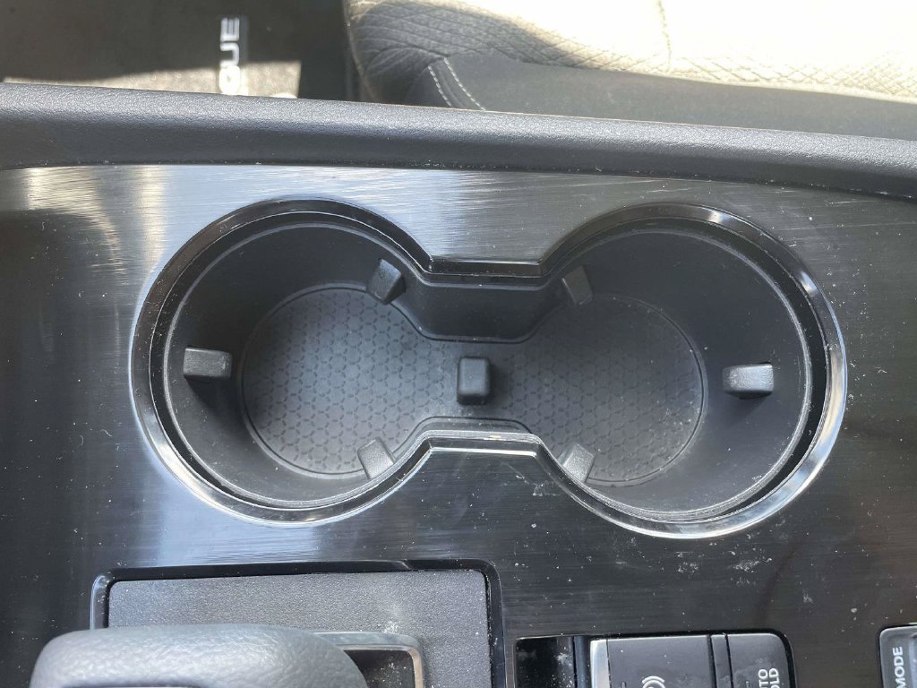 Used 2025 Nissan Rogue SV FWD image 18