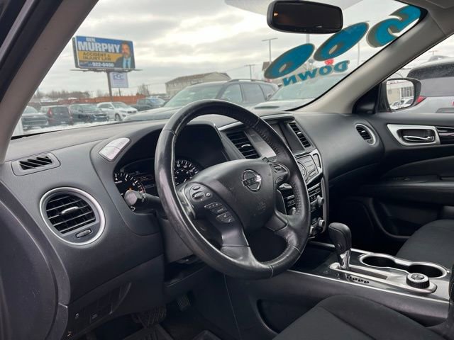 Used 2019 Nissan Pathfinder SV image 18
