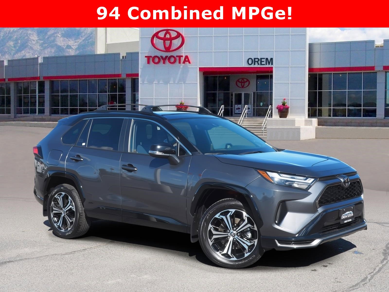 Used 2025 Toyota RAV4 XSE video 1