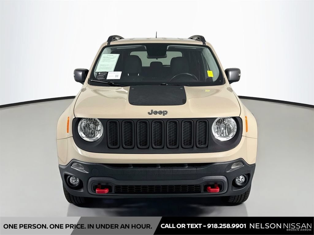 Used 2016 Jeep Renegade Trailhawk AWD/4WD image 2