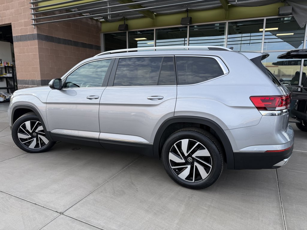 Used 2024 Volkswagen Atlas SEL image 5