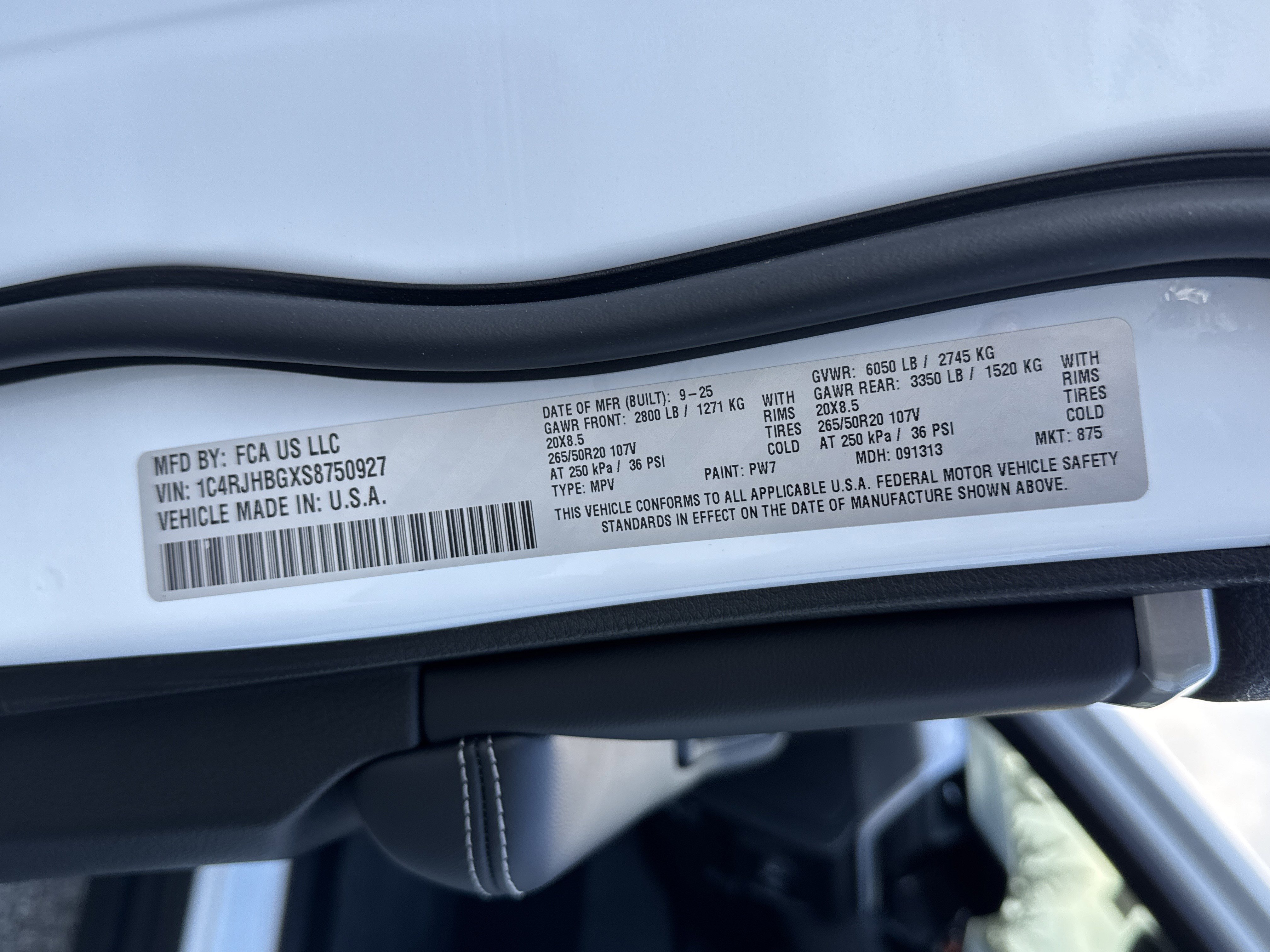 New 2025 Jeep Grand Cherokee Limited w/ Black Appearance Package image 36