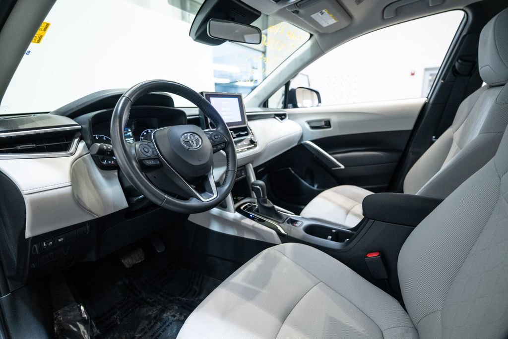 Certified 2023 Toyota Corolla Cross LE image 4