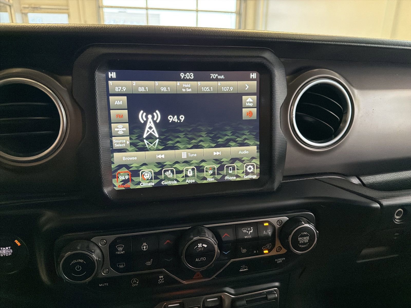 Used 2021 Jeep Wrangler Unlimited Rubicon image 26