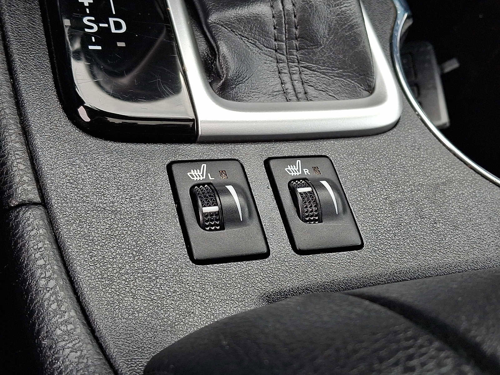 Used 2018 Toyota Highlander XLE AWD/4WD image 25